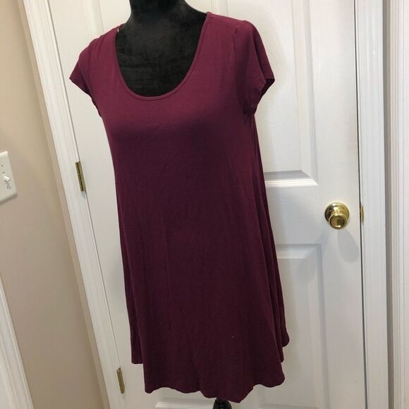 Socialite burgundy cap sleeve tee shirt dress size medium - Picture 2 of 6